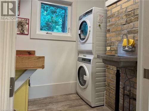 220 Belcher Lane, Southampton, ON - Indoor Photo Showing Laundry Room