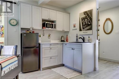 Studio kitchenette - 220 Belcher Lane, Southampton, ON - Indoor Photo Showing Kitchen