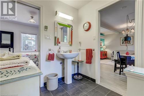 Studio - 220 Belcher Lane, Southampton, ON - Indoor Photo Showing Bathroom