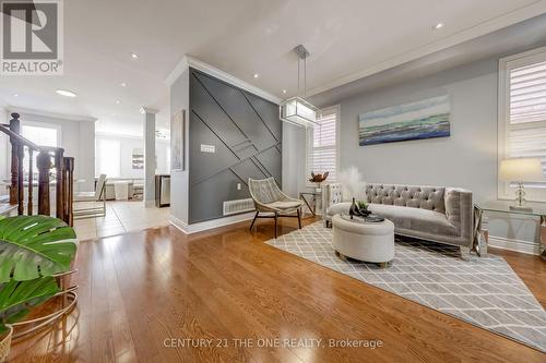 112 Catalpa Crescent, Vaughan, ON - Indoor Photo Showing Living Room