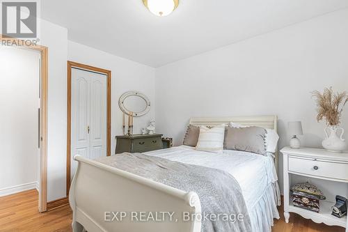 11 Richmond Street W, New Tecumseth, ON - Indoor Photo Showing Bedroom