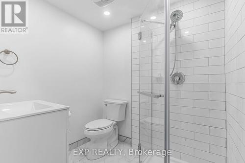 11 Richmond Street W, New Tecumseth, ON - Indoor Photo Showing Bathroom