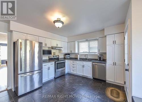 320 Park Street, Orillia, ON - Indoor Photo Showing Kitchen