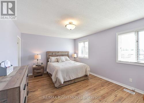 320 Park Street, Orillia, ON - Indoor Photo Showing Bedroom