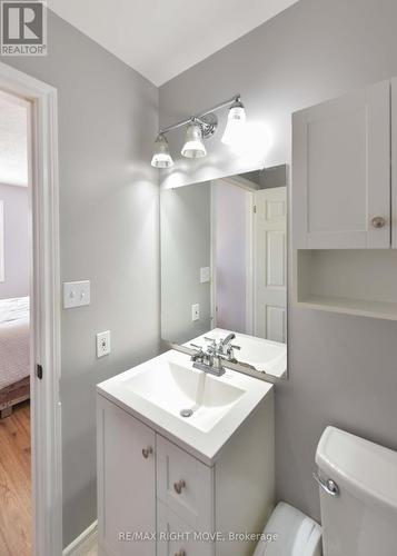 320 Park Street, Orillia, ON - Indoor Photo Showing Bathroom