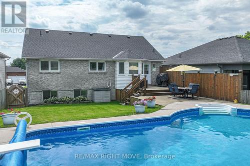 320 Park Street, Orillia, ON - Outdoor With In Ground Pool