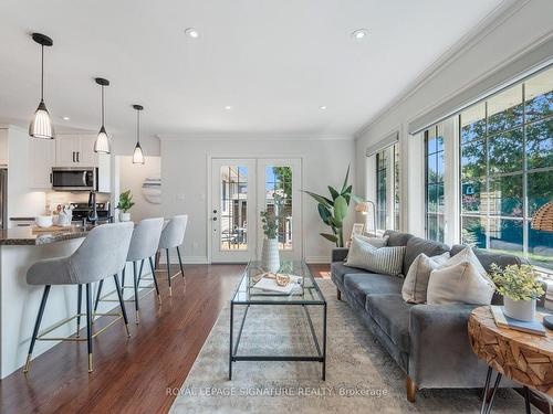 137 Sunny Slope Ave, Toronto, ON - Indoor Photo Showing Living Room