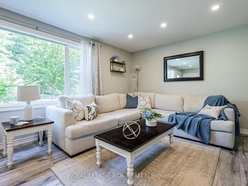 763 Edward St, Innisfil, ON - Indoor Photo Showing Living Room