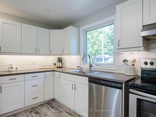 763 Edward St, Innisfil, ON - Indoor Photo Showing Kitchen With Double Sink With Upgraded Kitchen