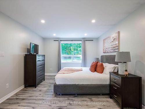 763 Edward St, Innisfil, ON - Indoor Photo Showing Bedroom