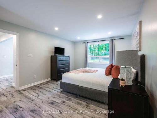 763 Edward St, Innisfil, ON - Indoor Photo Showing Bedroom