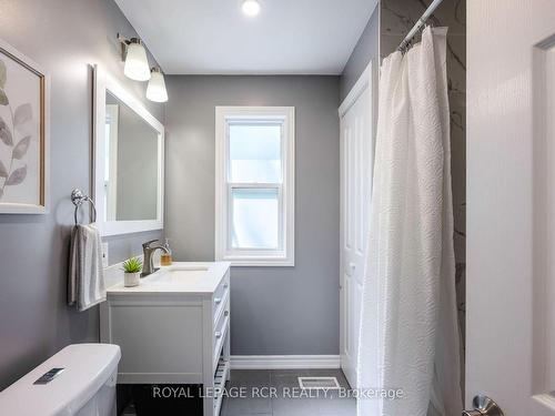 763 Edward St, Innisfil, ON - Indoor Photo Showing Bathroom