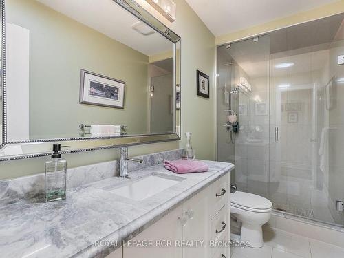 22 King St S, Innisfil, ON - Indoor Photo Showing Bathroom