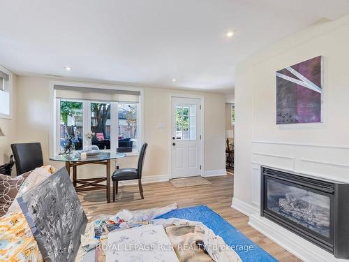 22 King St S, Innisfil, ON - Indoor Photo Showing Living Room With Fireplace