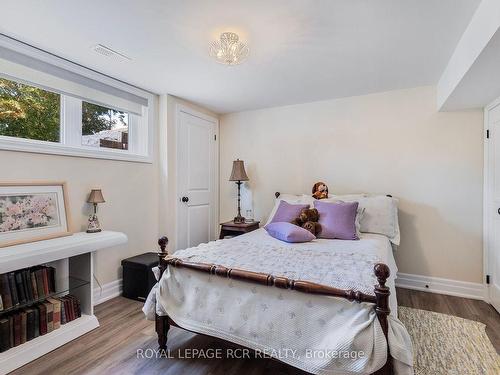 22 King St S, Innisfil, ON - Indoor Photo Showing Bedroom