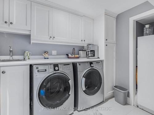 22 King St S, Innisfil, ON - Indoor Photo Showing Laundry Room