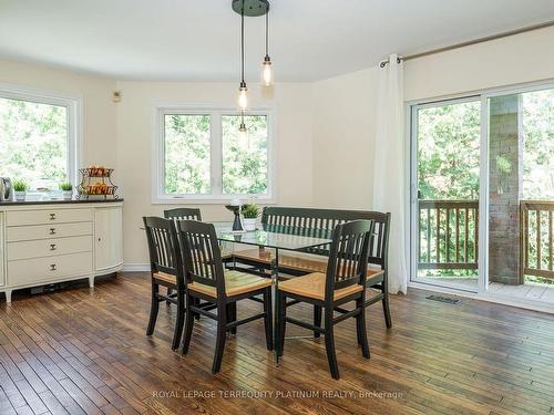 136 Wolfe Tr, Tiny, ON - Indoor Photo Showing Dining Room