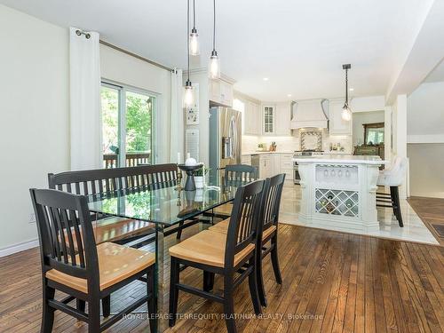 136 Wolfe Tr, Tiny, ON - Indoor Photo Showing Dining Room