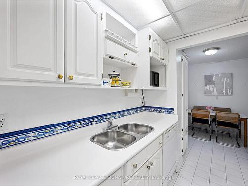 704-812 Burnhamthorpe Rd, Toronto, ON - Indoor Photo Showing Kitchen With Double Sink