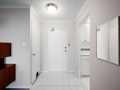 704-812 Burnhamthorpe Rd, Toronto, ON - Indoor Photo Showing Other Room