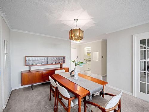 704-812 Burnhamthorpe Rd, Toronto, ON - Indoor Photo Showing Dining Room