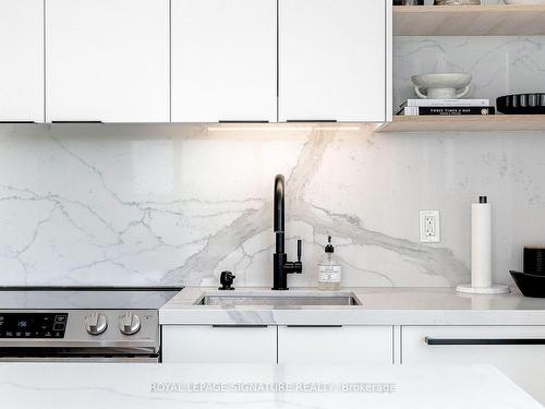 B630-1119 Cooke Blvd, Burlington, ON - Indoor Photo Showing Kitchen