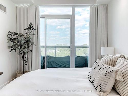 B630-1119 Cooke Blvd, Burlington, ON - Indoor Photo Showing Bedroom