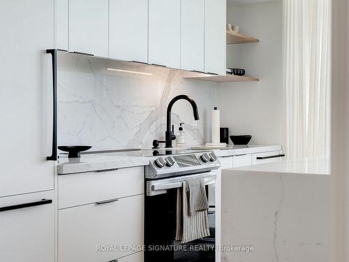 B630-1119 Cooke Blvd, Burlington, ON - Indoor Photo Showing Kitchen