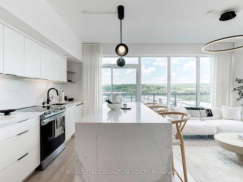 B630-1119 Cooke Blvd, Burlington, ON - Indoor Photo Showing Kitchen With Upgraded Kitchen