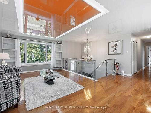 5 Birch St, Orangeville, ON - Indoor Photo Showing Living Room