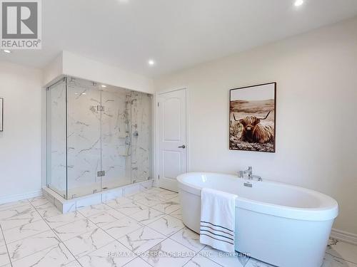 70 Kentledge Avenue, East Gwillimbury (Holland Landing), ON - Indoor Photo Showing Bathroom