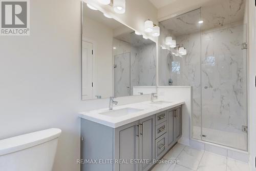 13 West Village Lane, Markham, ON - Indoor Photo Showing Bathroom