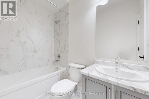 13 West Village Lane, Markham, ON - Indoor Photo Showing Bathroom