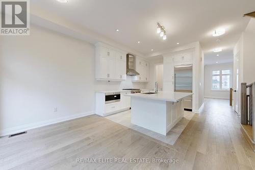 13 West Village Lane, Markham, ON - Indoor Photo Showing Kitchen With Upgraded Kitchen