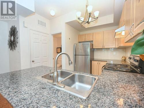 47 - 180 Howden Boulevard, Brampton (Westgate), ON - Indoor Photo Showing Kitchen With Double Sink