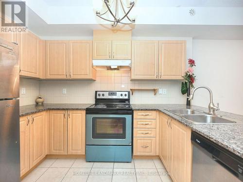 47 - 180 Howden Boulevard, Brampton (Westgate), ON - Indoor Photo Showing Kitchen With Double Sink