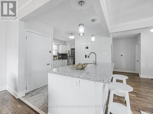 24 Parkway Avenue, Brampton, ON - Indoor Photo Showing Kitchen With Upgraded Kitchen