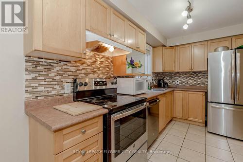 21 Summerdale Crescent, Brampton (Fletcher'S Meadow), ON - Indoor Photo Showing Kitchen