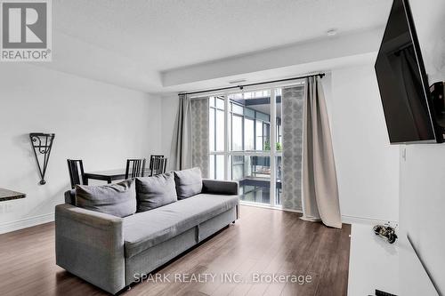 1018 - 15 James Finlay Way, Toronto (Downsview-Roding-Cfb), ON - Indoor Photo Showing Living Room