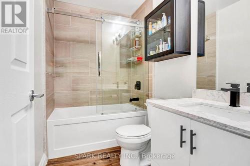 1018 - 15 James Finlay Way, Toronto (Downsview-Roding-Cfb), ON - Indoor Photo Showing Bathroom