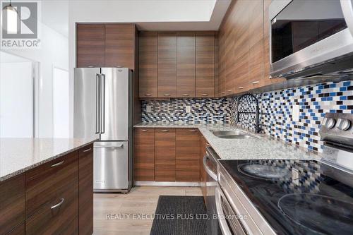 2103 - 318 Spruce Street, Waterloo, ON - Indoor Photo Showing Kitchen With Stainless Steel Kitchen With Double Sink