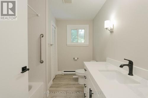 24 Parkside Avenue, South Bruce Peninsula, ON - Indoor Photo Showing Bathroom