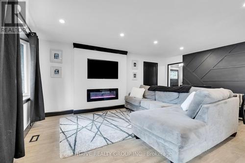 59 Patience Crescent, London, ON - Indoor Photo Showing Living Room With Fireplace