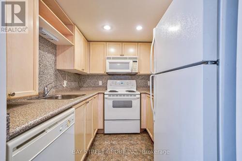 2016 - 8 Park Road, Toronto (Rosedale-Moore Park), ON - Indoor Photo Showing Kitchen