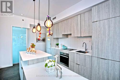 1410 - 5 St Joseph Street, Toronto (Bay Street Corridor), ON - Indoor Photo Showing Kitchen With Upgraded Kitchen