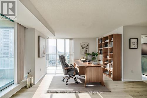 1902 - 3 Pemberton Avenue, Toronto (Newtonbrook East), ON - Indoor Photo Showing Office