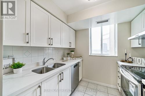 1902 - 3 Pemberton Avenue, Toronto (Newtonbrook East), ON - Indoor Photo Showing Kitchen With Double Sink