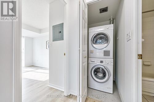 1902 - 3 Pemberton Avenue, Toronto (Newtonbrook East), ON - Indoor Photo Showing Laundry Room