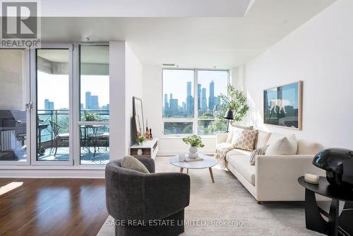 806 - 25 Scrivener Square, Toronto (Rosedale-Moore Park), ON - Indoor Photo Showing Living Room