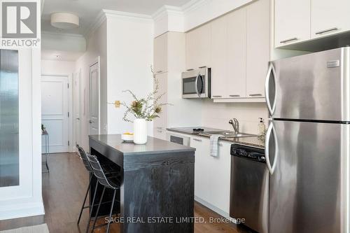 806 - 25 Scrivener Square, Toronto (Rosedale-Moore Park), ON - Indoor Photo Showing Kitchen With Double Sink